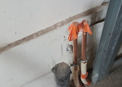 Équipements de plomberie installés sur chantier