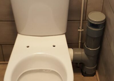Détail des finitions sur installation sanitaire