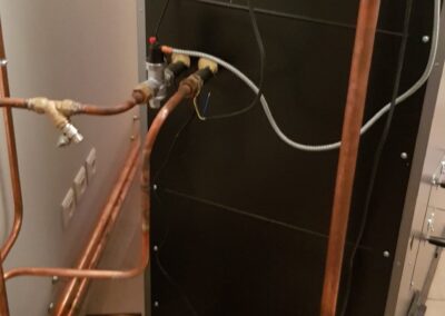 Détail de tuyauterie et raccords sanitaires
