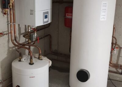 Canalisations de plomberie posées en intérieur
