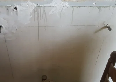 Finitions sur une installation sanitaire