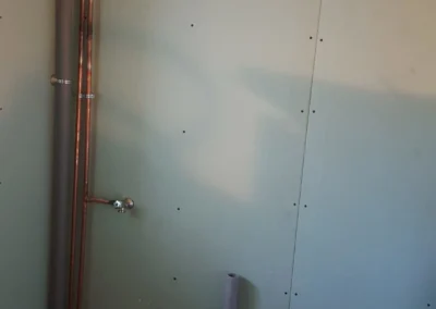 Canalisations sanitaires en cours de pose