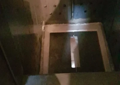 Travaux sanitaires en cours dans un bâtiment