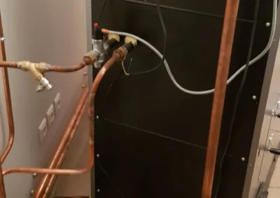 Détail de tuyauterie et raccords sanitaires