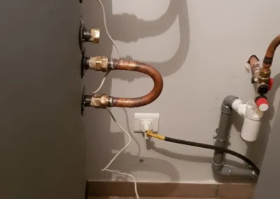 Travaux de plomberie dans un bâtiment