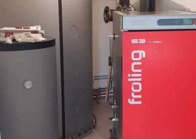 Canalisations et raccords de plomberie en intérieur