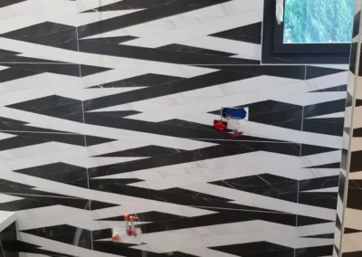 Chantier de plomberie dans un bâtiment
